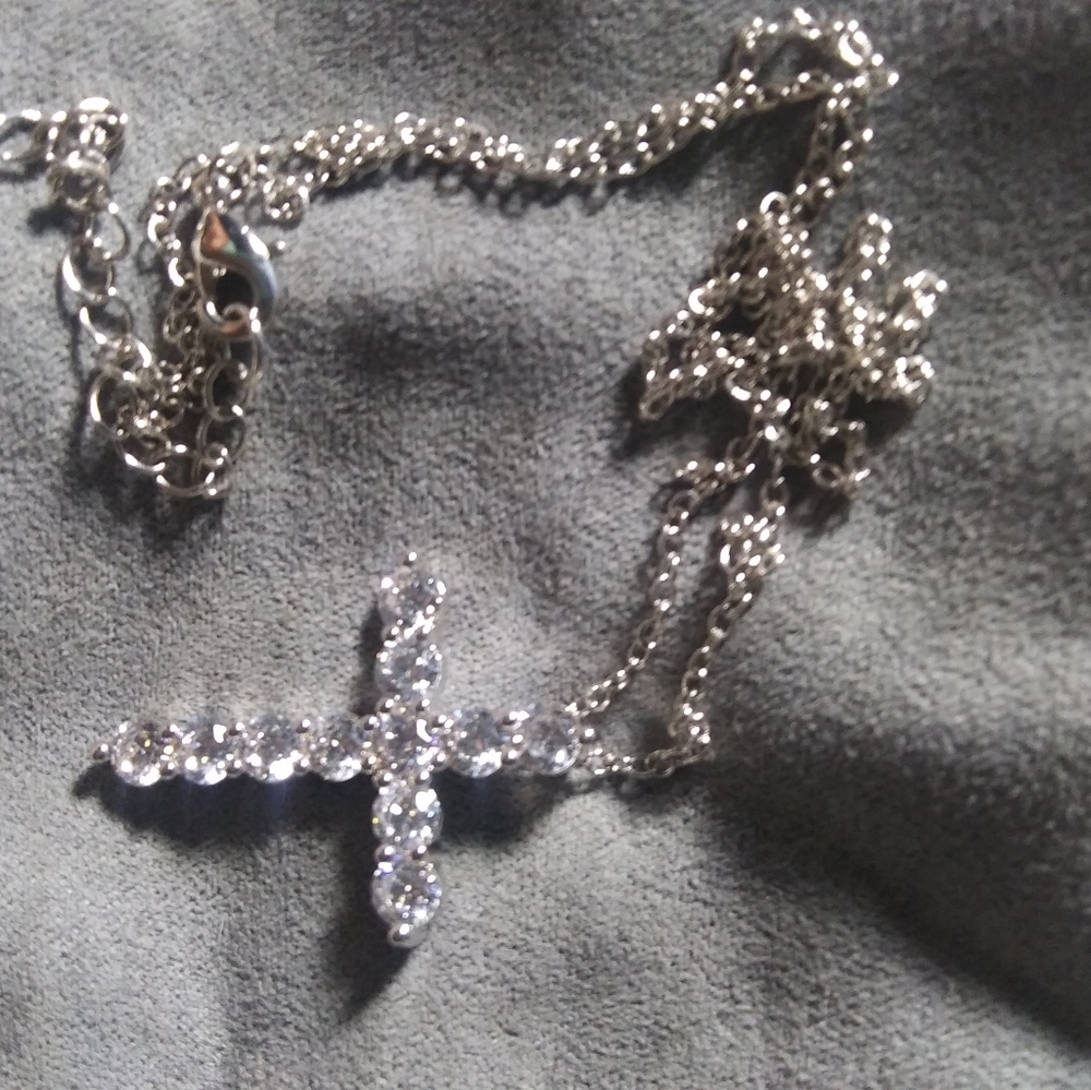 Women's necklace